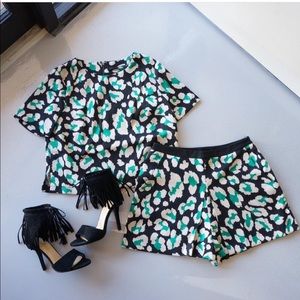 NWT Ark & Co green leopard shorts